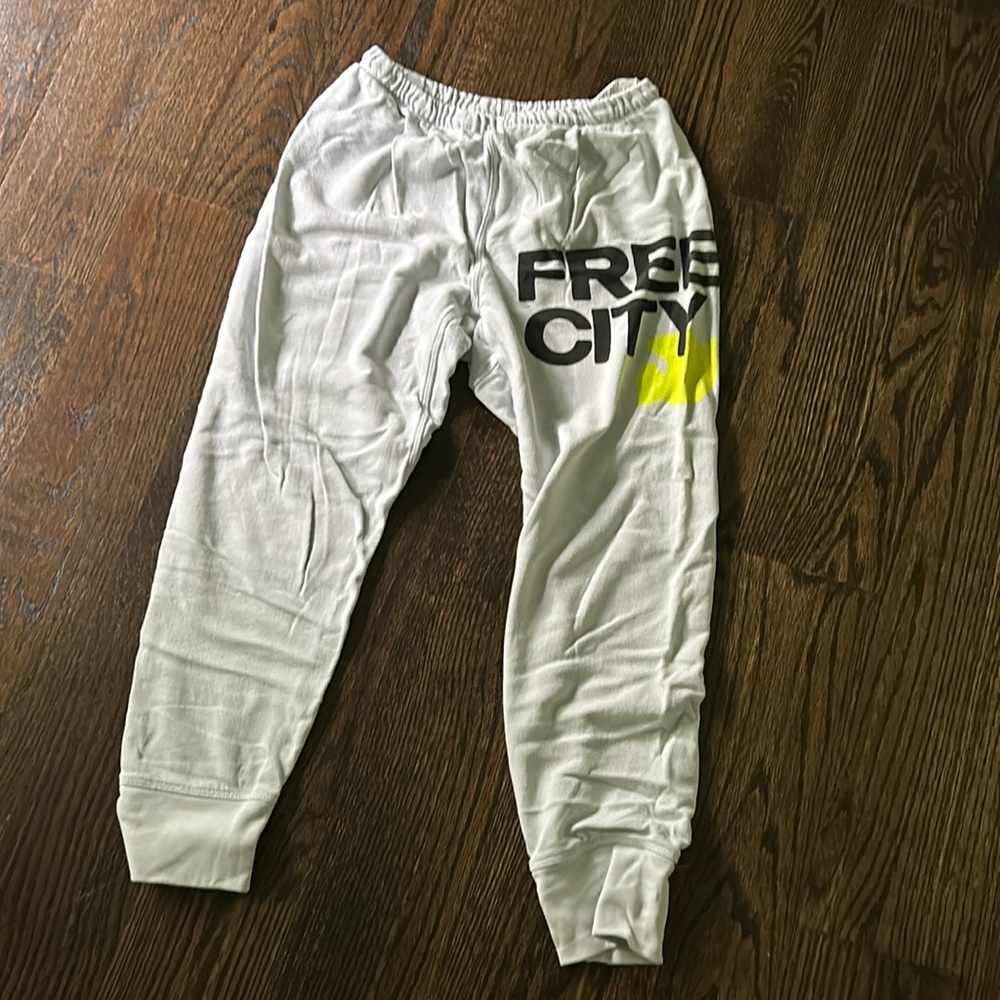Free City 3/4 Sweatpants